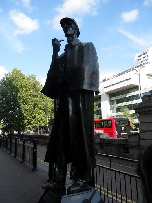 Памятник Шерлоку Холмсу у выхода со станции метро «Бейкер-стрит», Лондон. Автор: Любовь {Leo} Паршина